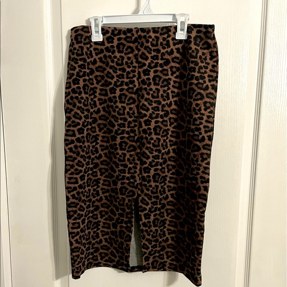 H&M Leopard Pencil Skirt - Picture 2 of 4